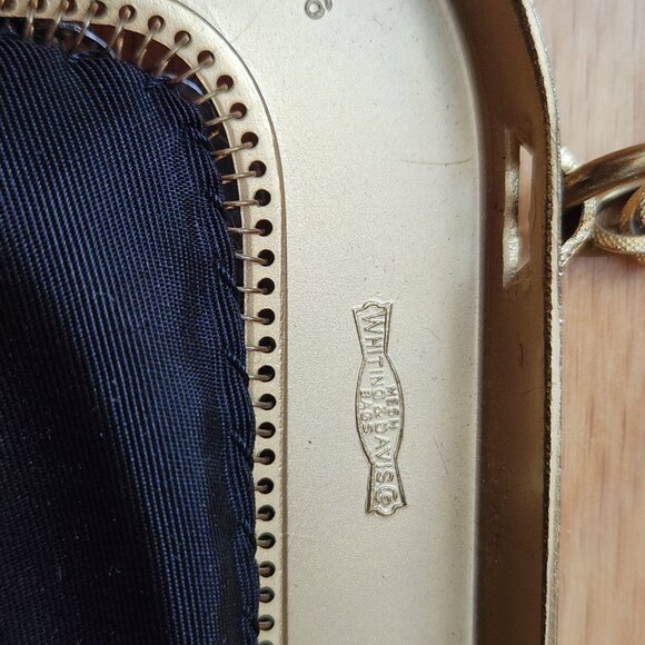 WHITING&DAVIC.CO  VINTAGE BLACK AND GOLD EVENING MESH BAG. - Picture 3 of 9
